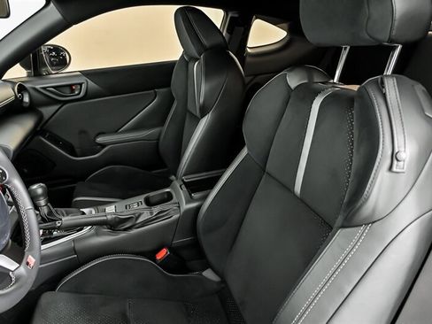 Used 2025 Toyota GR86 Premium w/ ALL Weather Mat Package (TMS) RWD image 17