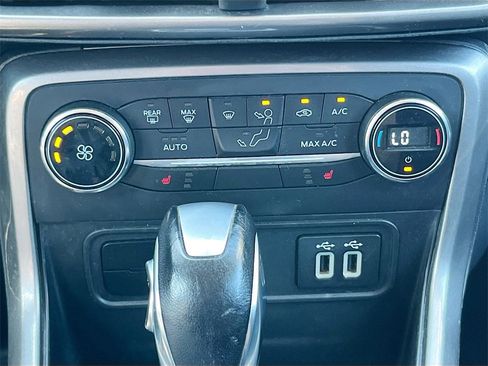 Used 2019 Ford EcoSport SE image 15