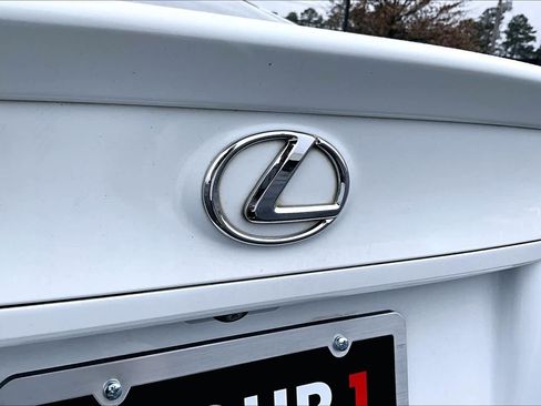 Used 2016 Lexus RC 200t image 10