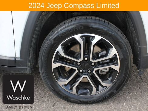 Used 2024 Jeep Compass Limited AWD/4WD image 14