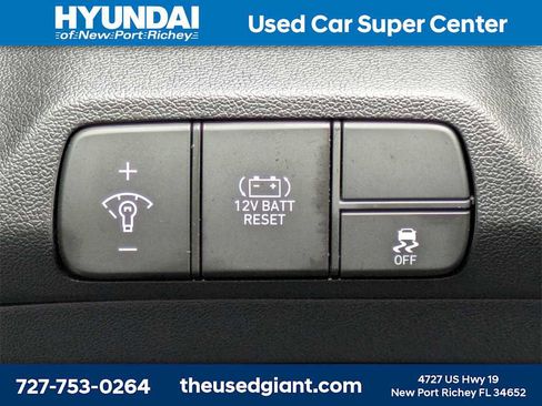 Used 2024 Hyundai Elantra Limited image 31
