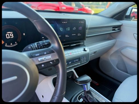 Used 2025 Hyundai Kona SEL FWD image 16