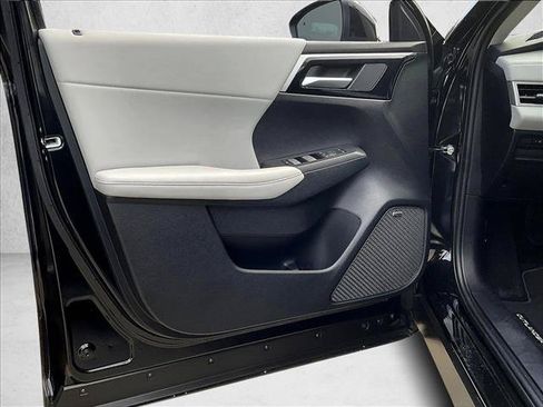 Used 2025 Mitsubishi Outlander SE FWD image 13