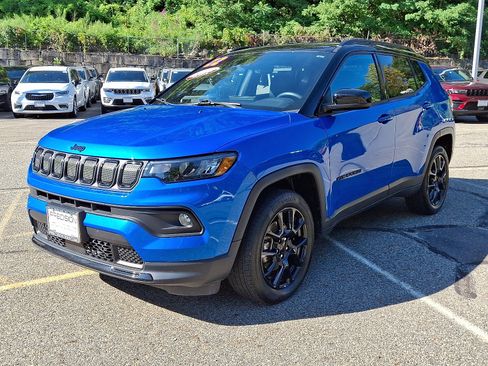 Certified 2022 Jeep Compass Altitude w/ Convenience Group image 3