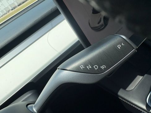 Used 2021 Tesla Model 3 Standard Range Plus RWD image 11