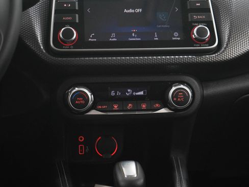 Used 2020 Nissan Kicks SV FWD image 17