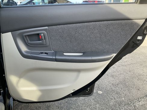 Used 2005 Kia Spectra5 image 29