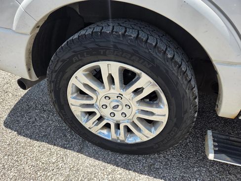 Used 2013 Ford Expedition Limited AWD/4WD image 10