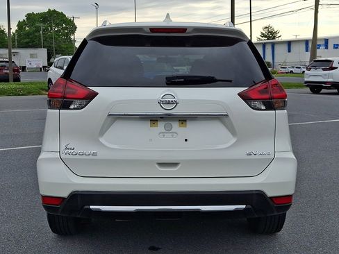 Used 2018 Nissan Rogue SV w/ Premium Package AWD/4WD image 5