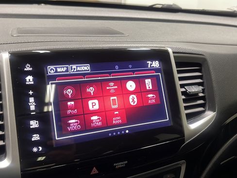 Used 2018 Honda Pilot Elite image 8