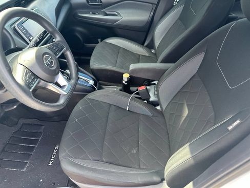 Used 2020 Nissan Kicks S FWD image 7