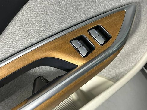 Used 2024 Lucid Air Pure RWD image 34