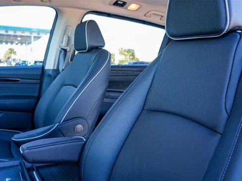 Certified 2026 Honda Odyssey Touring image 11