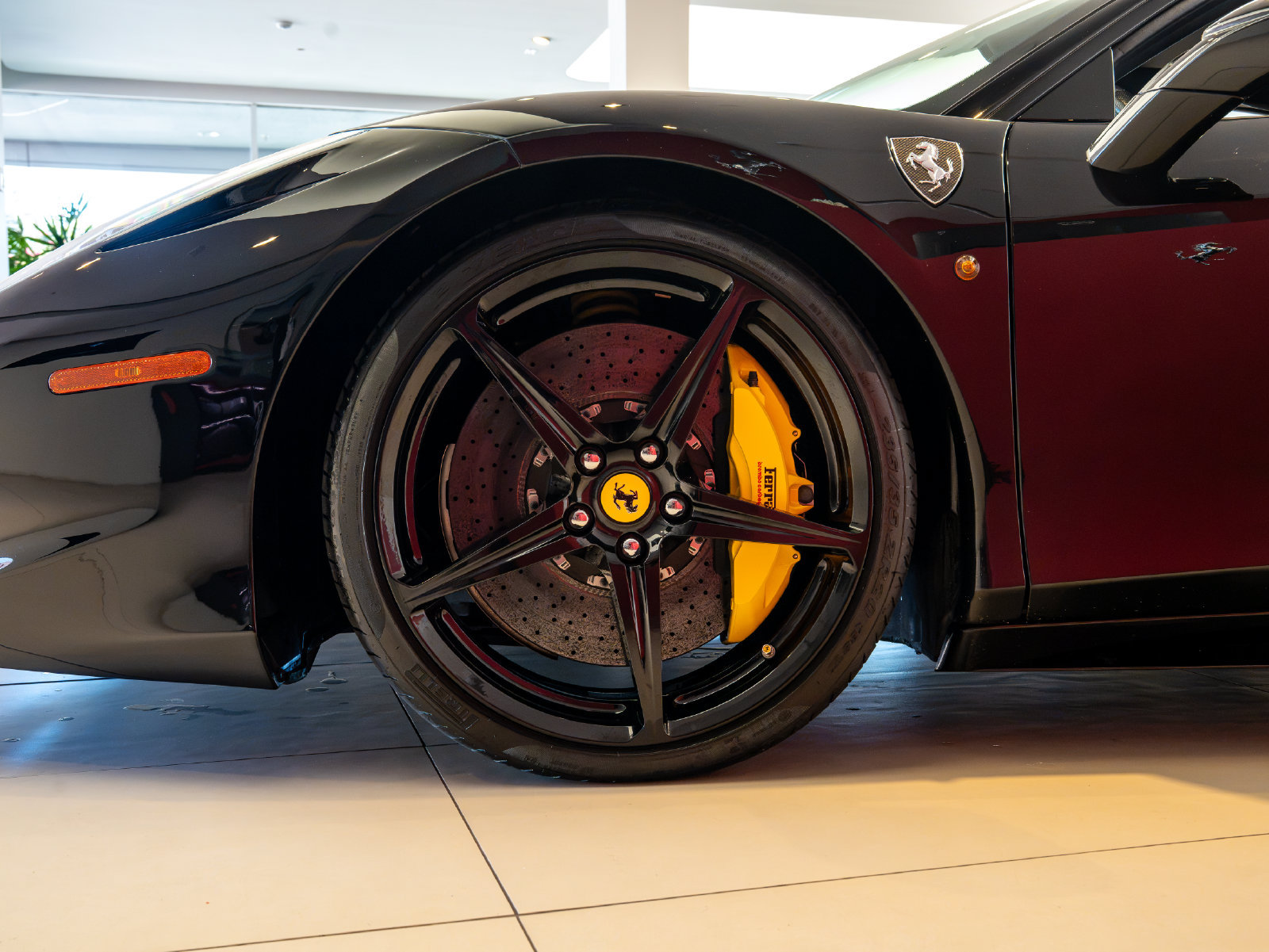 Used 2014 Ferrari 458 Italia Coupe RWD image 3