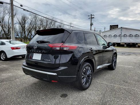 Used 2025 Nissan Rogue Platinum image 6