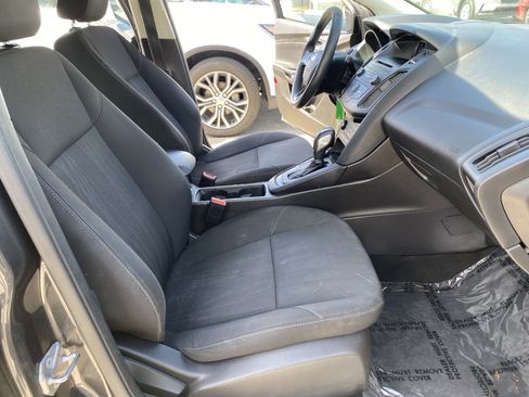 Used 2016 Ford Focus SE FWD image 20