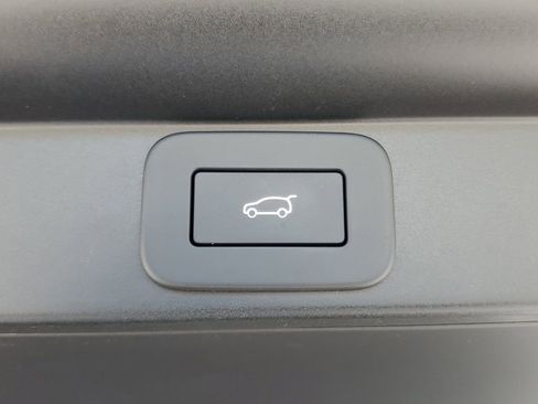 Certified 2025 Land Rover Range Rover Autobiography AWD/4WD image 34
