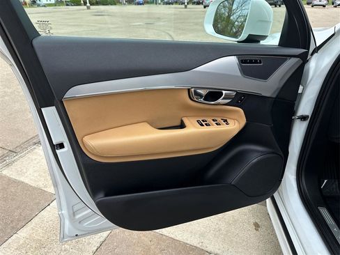 Used 2016 Volvo XC90 T5 Momentum AWD/4WD image 21