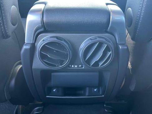 Used 2013 Land Rover LR4 HSE image 31