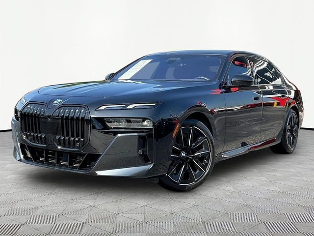 Used 2023 BMW 740i RWD image 3