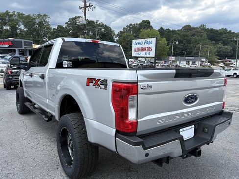 Used 2019 Ford F250 XLT w/ XLT Value Package AWD/4WD image 3