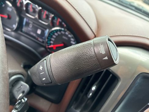 Used 2018 Chevrolet Silverado 1500 High Country image 21