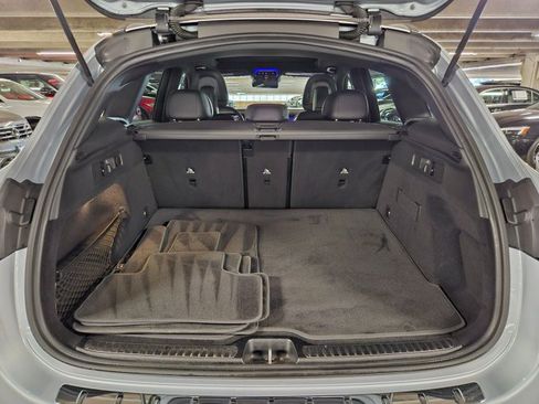 Used 2023 Mercedes-Benz GLC 300 4MATIC image 6