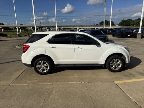 Used 2011 Chevrolet Equinox LS w/ Bluetooth Package image 12