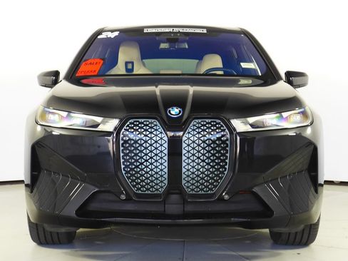 Used 2024 BMW iX xDrive50 w/ Sport Package AWD/4WD image 3