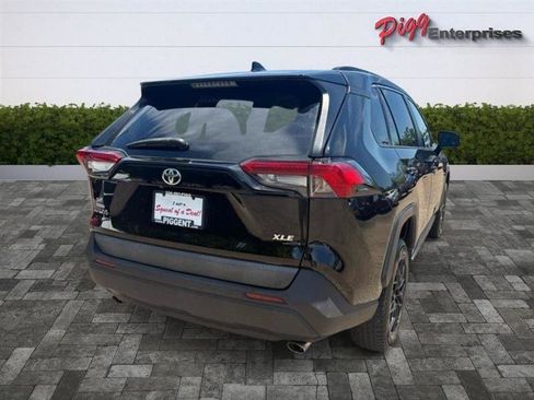 Used 2020 Toyota RAV4 XLE FWD image 10