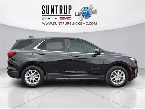 Used 2023 Chevrolet Equinox LT image 3