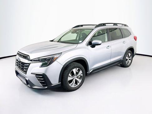 Used 2025 Subaru Ascent Premium image 3