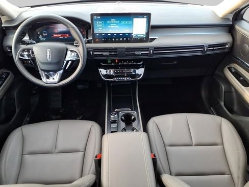 Used 2026 Lincoln Corsair Premiere image 7