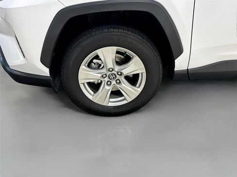 Used 2021 Toyota RAV4 XLE FWD image 28
