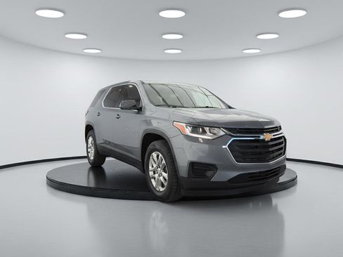 Used 2018 Chevrolet Traverse LS FWD image 1