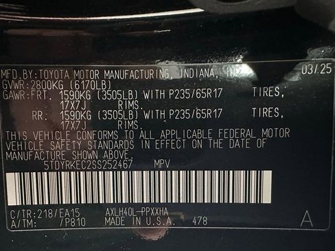 Used 2025 Toyota Sienna XLE image 10