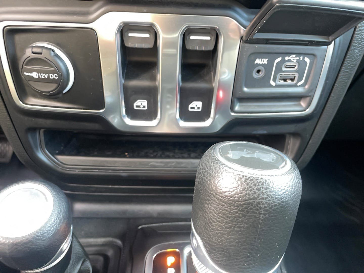 Used 2022 Jeep Wrangler Sport AWD/4WD image 13