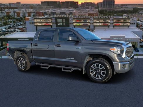 Used 2018 Toyota Tundra SR5 image 1