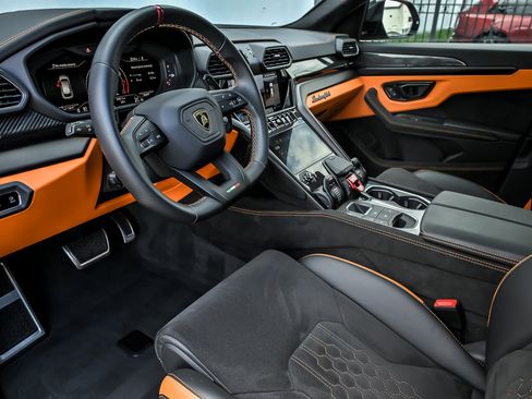 Used 2024 Lamborghini Urus S AWD/4WD image 25