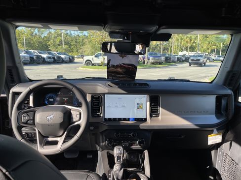 New 2025 Ford Bronco Outer Banks w/ Sasquatch Package image 39