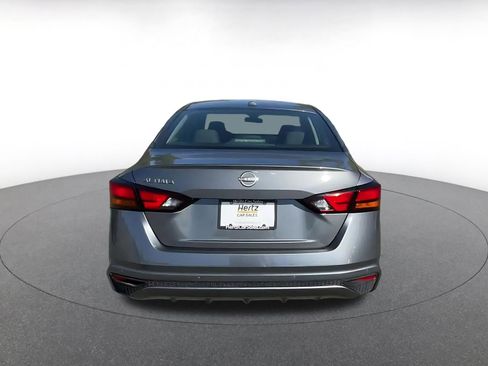 Used 2025 Nissan Altima 2.5 SV image 12