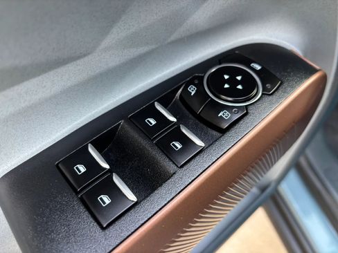 Used 2022 Ford Maverick Lariat w/ Lariat Luxury Package FWD image 49