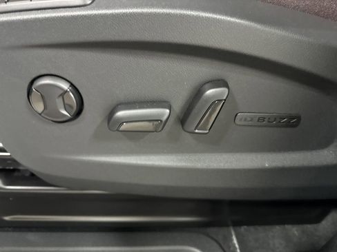 New 2025 Volkswagen ID. Buzz Pro S image 30