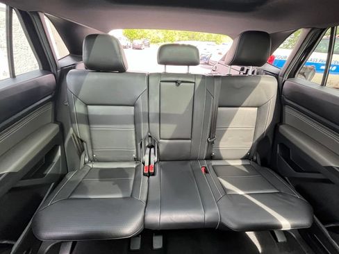 Used 2022 Volkswagen Atlas Cross Sport SE AWD/4WD image 28