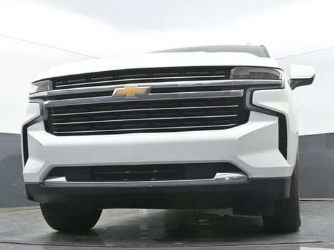 Used 2021 Chevrolet Suburban LT RWD image 38