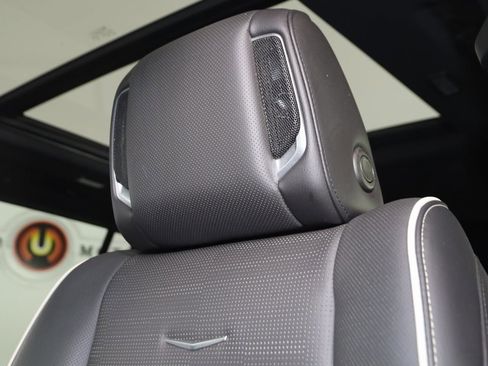 Used 2023 Cadillac Escalade Premium Luxury image 30