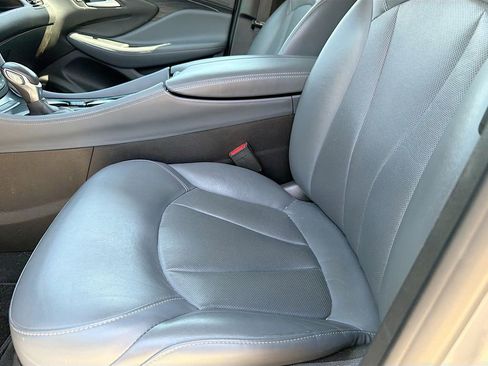 Used 2020 Buick Envision Essence AWD/4WD image 27