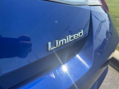 Used 2023 Hyundai Elantra Limited FWD image 43
