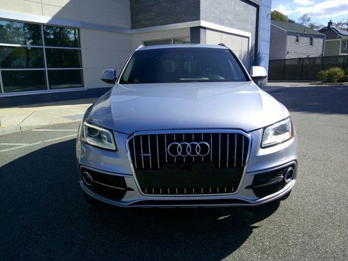 Used 2017 Audi Q5 2.0T Premium Plus w/ Technology Package image 2