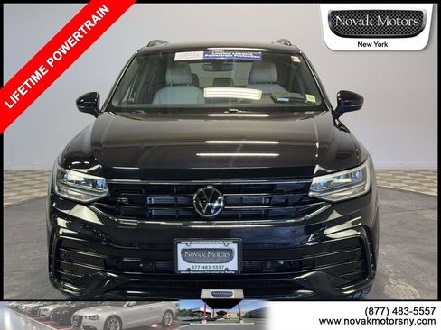 Used 2023 Volkswagen Tiguan SE R-Line AWD/4WD image 2